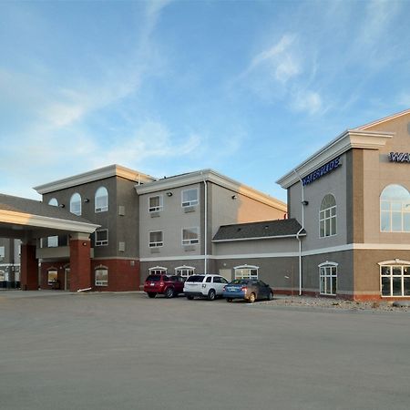 מלון Ramada By Wyndham Weyburn מראה חיצוני תמונה
