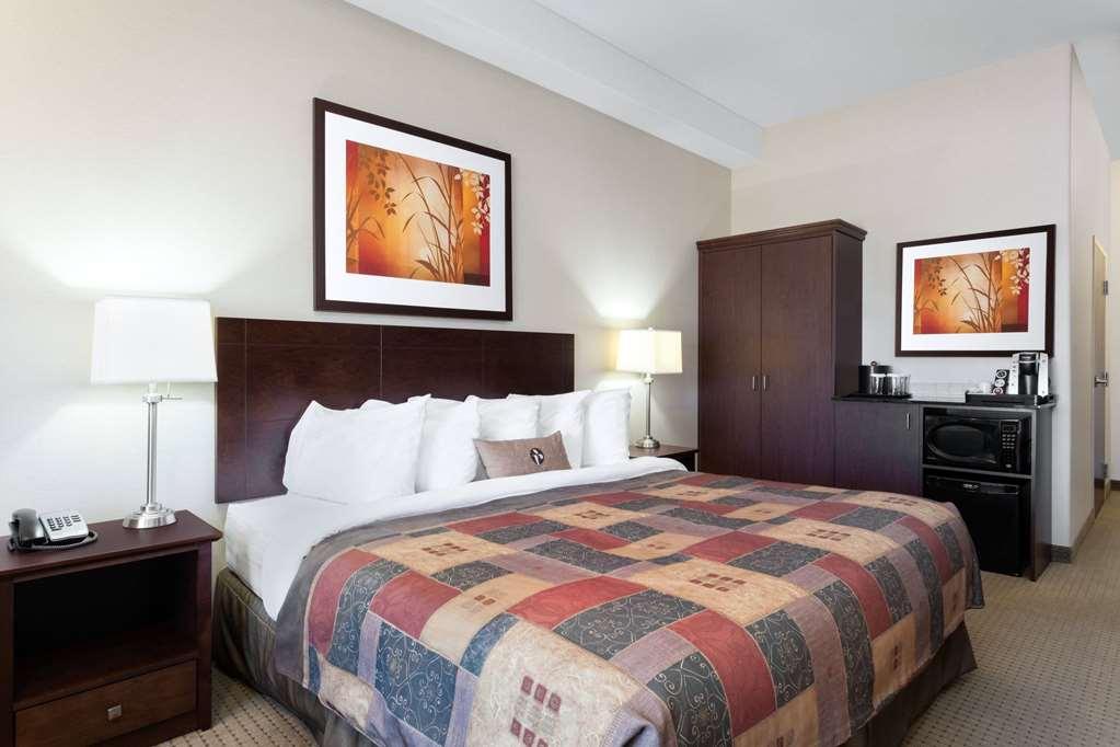 מלון Ramada By Wyndham Weyburn חדר תמונה