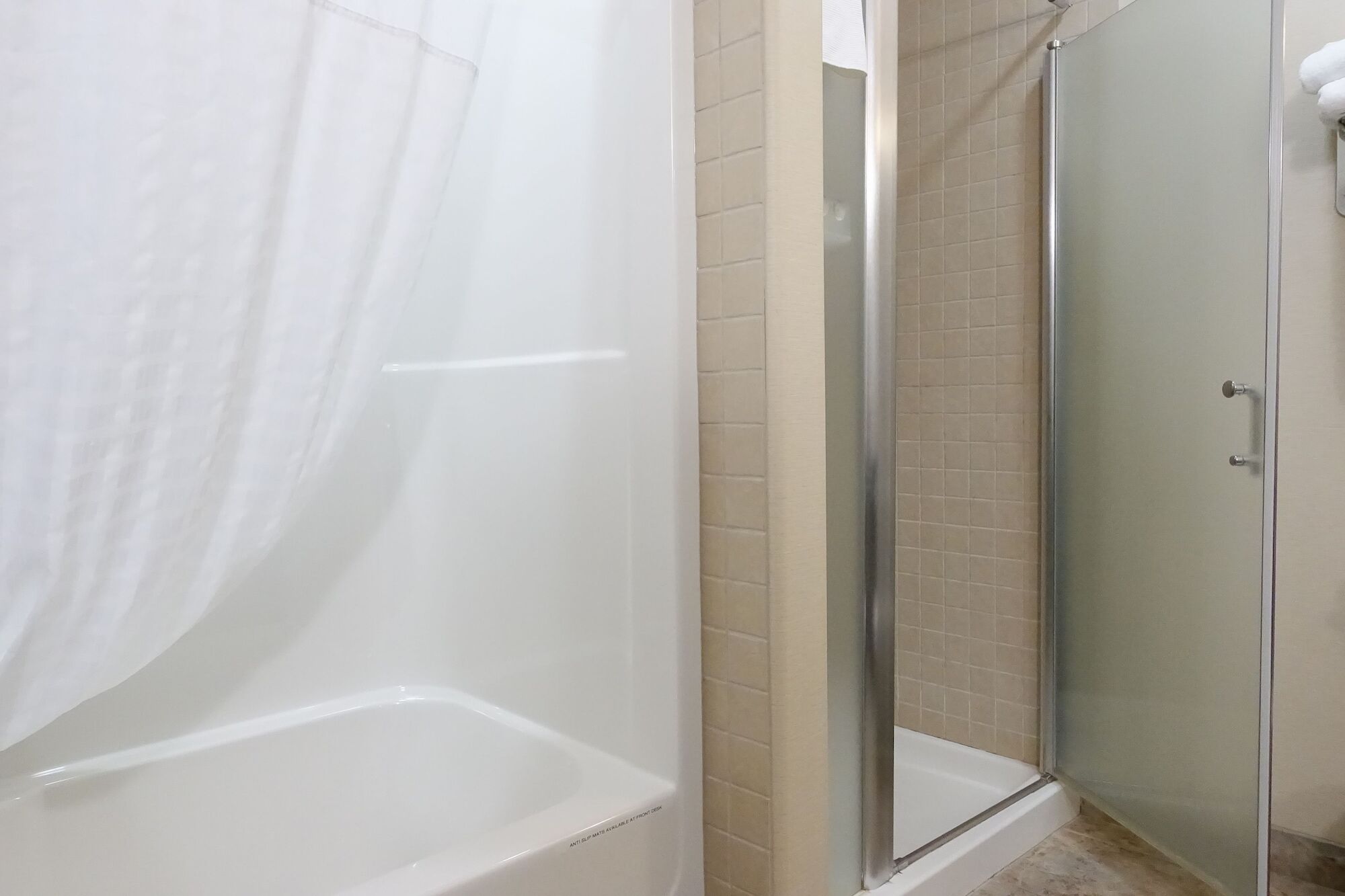 מלון Ramada By Wyndham Weyburn מראה חיצוני תמונה