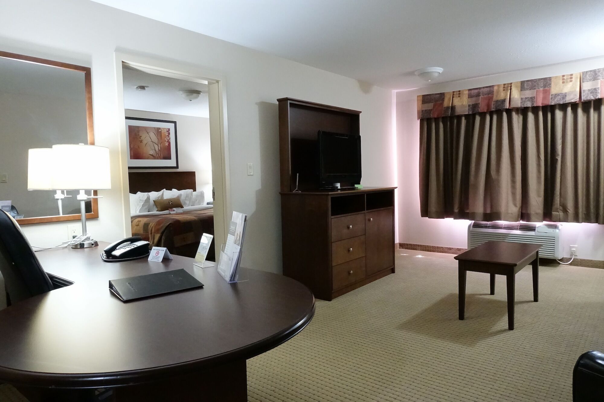 מלון Ramada By Wyndham Weyburn מראה חיצוני תמונה