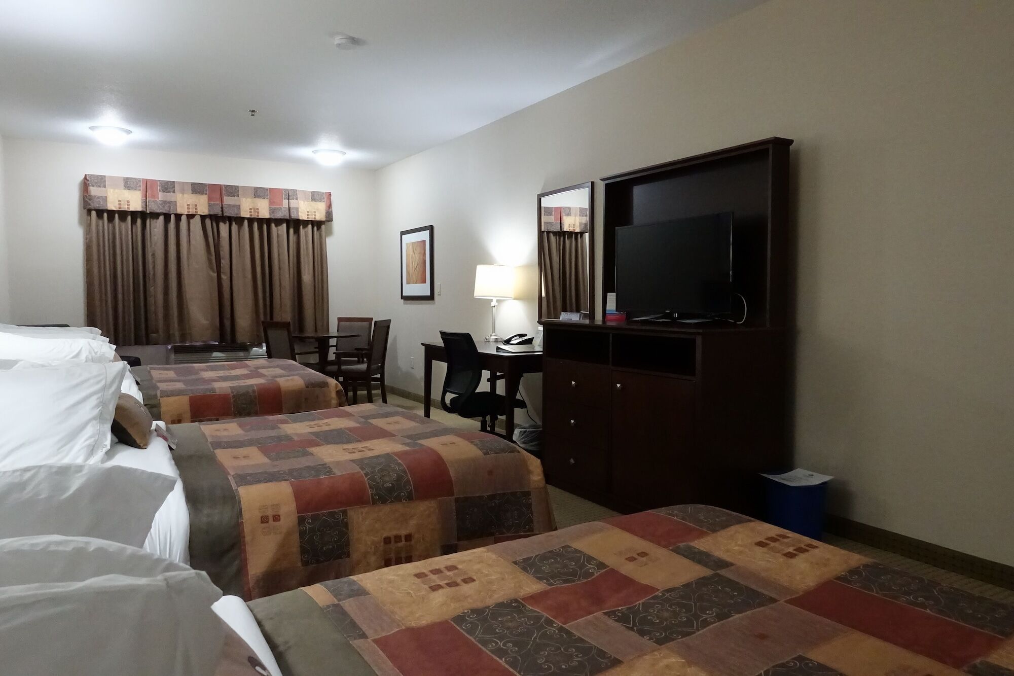 מלון Ramada By Wyndham Weyburn מראה חיצוני תמונה