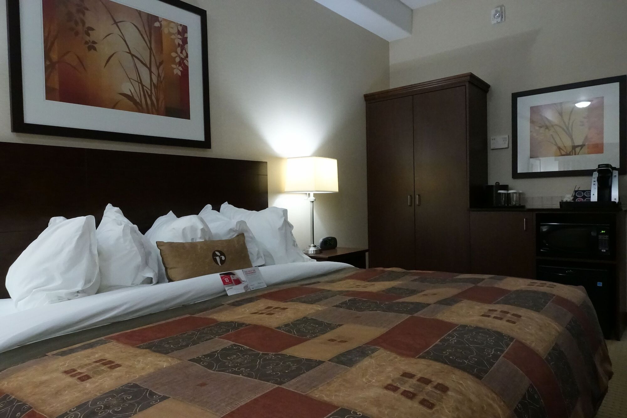 מלון Ramada By Wyndham Weyburn מראה חיצוני תמונה